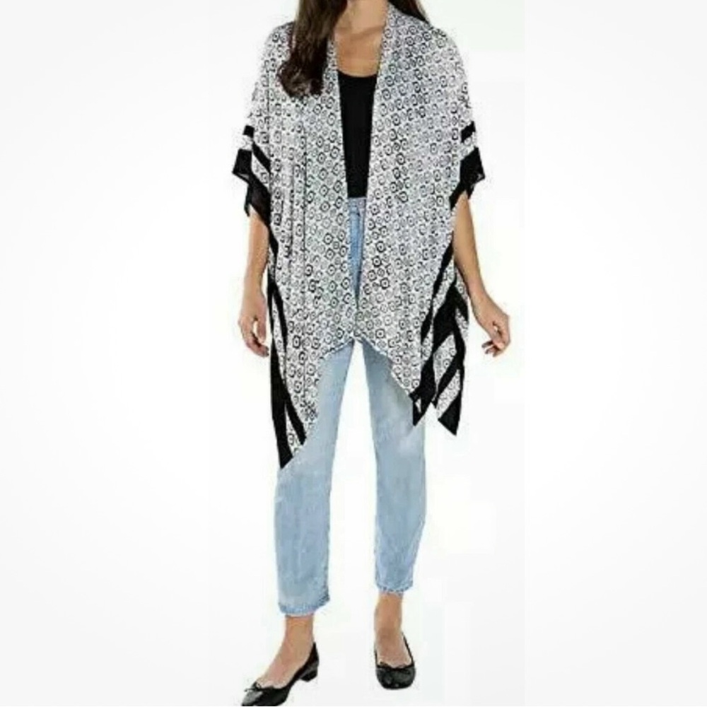 Mario Serrani Monochrome Geometric Wrap